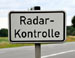 Radarfalle-Warnschild; copy; Fotolia/nmann77