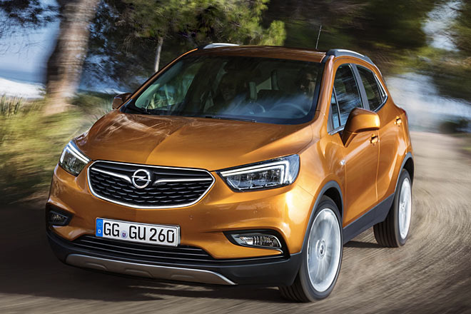 Knapp vier Jahre und 500.000+ Einheiten nach dem Start überarbeitet Opel den erfolgreichen Mokka. Unter dem neuen Namen Mokka X bekommt das kleine SUV neu geformte Scheinwerfer