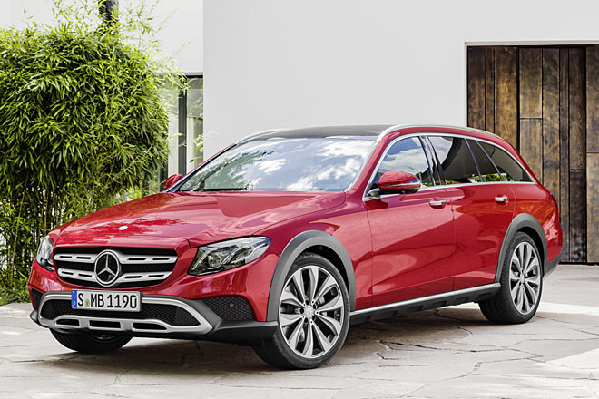 Das Konzept ist alt für die Branche, aber neue für Mercedes: Erstmals stellt die Marke mit dem Stern einen Kombi im Offroad-Look vor