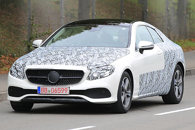 Mercedes testet aktuell das neue Coupé der E-Klasse. Wie die Limousine ist es als optische Mischung aus C- und S-Klasse konzipiert