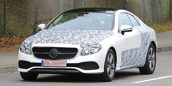 Erlkönig: Ausblick auf das Mercedes E-Klasse Coupé