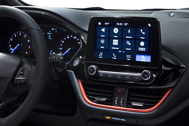 Der große Monitor im Detail. Fords SYNC3 unterstützt Sprachbedienung, Apple CarPlay und Android Auto