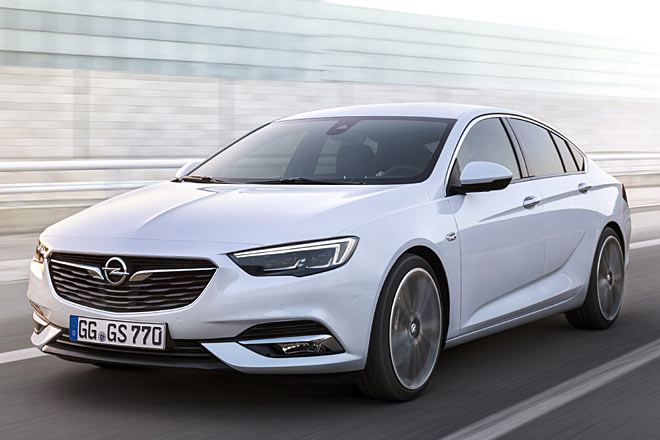 Gestatten, Opel Insignia Grand Sport. Opels Flaggschiff kommt 2017 völlig neu und viel schöner als bisher. Das Auto wächst auf 4,90 Meter Länge, wird breiter und gleichzeitig flacher