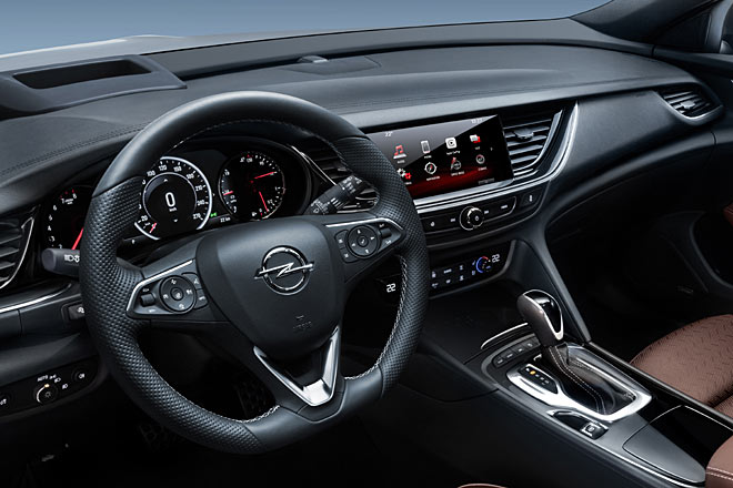 Das von Opel mitgeschickte Bild zeigt den normalen Insignia, was wohl darauf schließen lässt, dass im Interieur auf Änderungen verzichtet wurde