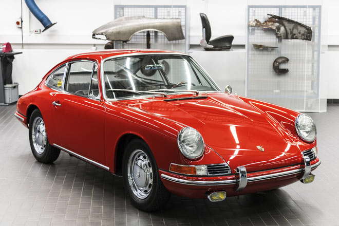 Einer der ältesten je gebauten 911 kann jetzt im Porsche-Museum bewundert werden