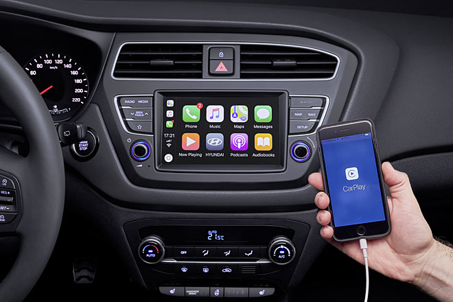 Das 7-Zoll-Multimediasystem versteht sich jetzt mit Apple CarPlay und Android Auto, Navigation ist optional
