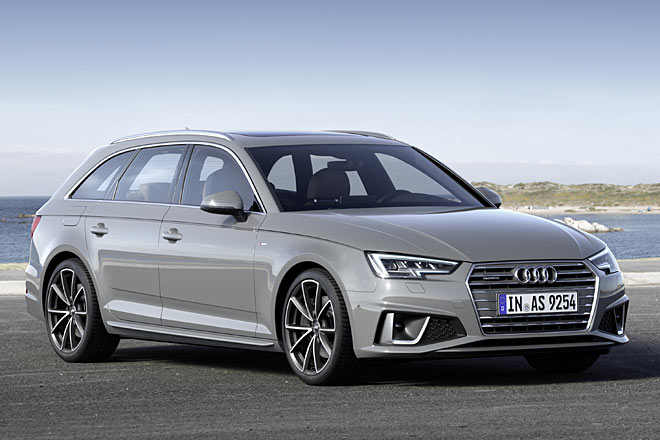 Alle warten auf ein großes A4-Facelift, Audi bringt ein kleines. Außer im Basismodell gibt es künftig neue Stoßfänger. Im Bild zeigen mag Audi nur diese S-line-Variante mit dem »U« im neuen äußeren Fünfeck