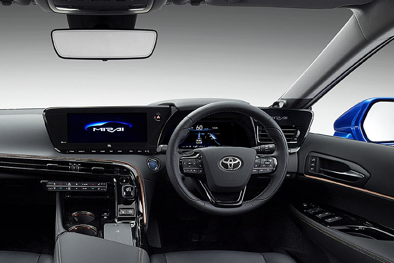 Auch hier hat Toyota in der neuen Generation deutlich nachgebessert, ohne allerdings ein wirklich gelungenes Ambiente zu erreichen