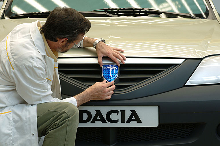 Rückblende: Mit diesem Logo auf dem Logan-Stufenheck startete Dacia 2005 auf dem deutschen Markt