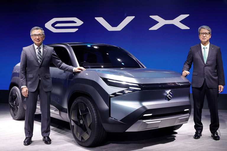 Suzuki hat auf einer indischen Automesse das Konzeptfahrzeug eVX vorgestellt