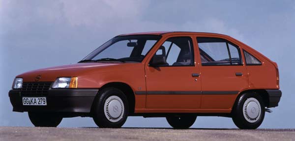 Der Opel Kadett E lief von 1984-1991 vom Band, erstmals auch als Cabrio
