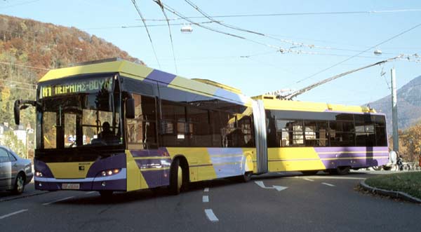 Auf Abnahmefahrt in Salzburg: Neoplan-Trolleybusse fr (Olympia) Athen