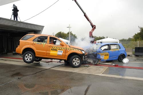 Nach dem Crash wird klar: In punkto Partnerschutz sind SUVs, hier der Kia Sorento, noch nicht gut