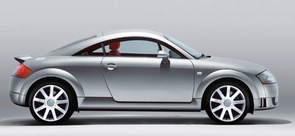 Die Lackierung beim TT Coup mit dem Advance-Paket nennt Audi »Quarzgrau metallic«