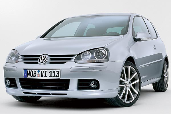 Das neue Design-Paket von Volkswagen Individual besteht aus vollständig in Wagenfarbe lackierten Schürzen an Front »