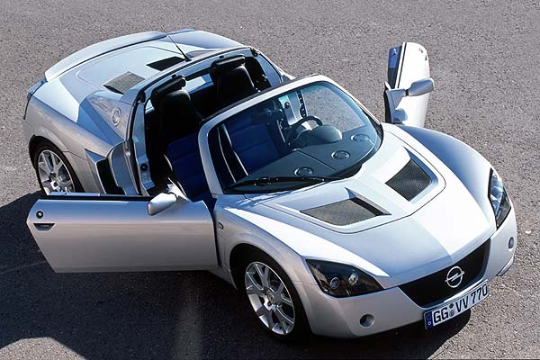 Technisch ist der Speedster verwandt mit der Lotus Elise – auch die Produktion erfolgte bei Lotus Cars im britischen Hethel