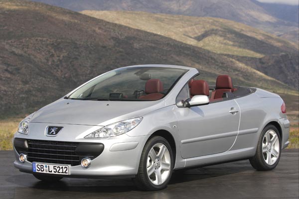 ... der Peugeot 307 CC, hier schon die modellgepflegte Variante, und »