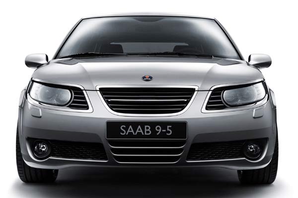 Mit völlig neuer Frontpartie startet der Saab 9-5 ins neue Modelljahr