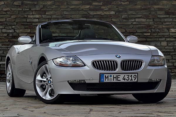 Mit neuen Designdetails startet der BMW Z4 ab März 2006 in seine zweite Lebenshälfte