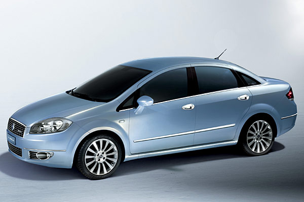 Whrend der Fiat Sedici mit dem SX4 verwandt ist, basiert die kommende Limousine namens Linea auf dem Grande Punto