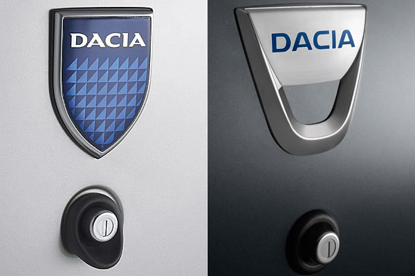 Mit dem Sandero fhrt Dacia auch ein neues, fraglos schneres Logo ein (rechts)