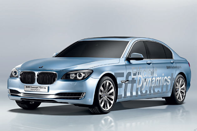 BMW zeigt ein weiteres Hybrid-Modell. Der 7er verfgt ber einen 407 PS starken Achtyzlinder-Benziner und einen 20-PS-Elektromotor, der auch als Generator und Anlasser dient