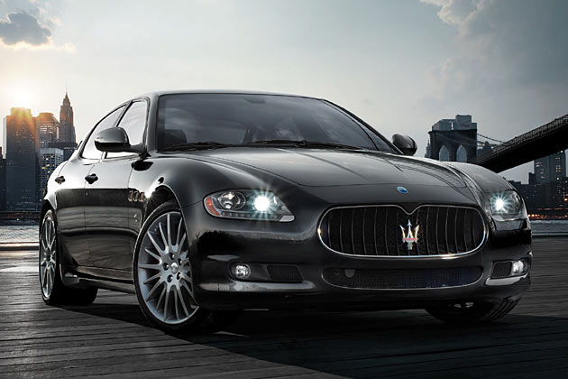Maserati stellt dem Quattroporte S mit dem GT S ein neues Topmodell zur Seite, das 440 PS leistet und sich in Details wie den schwarz hinterlegten Scheinwerfern und dem schwarzen Grill auch optisch differenziert