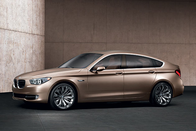 Gestatten, »BMW Concept 5 Series Gran Turismo«. Es handelt sich um einen weitgehend seriennahen Ausblick auf den künftigen BMW 5er GT