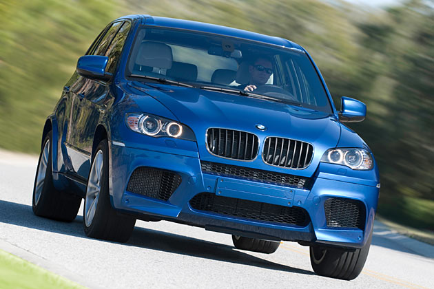 Der BMW X5 M kostet ab 106.000 Euro. Im Vergleich mit den Konkurrenten von Mercedes und Porsche ist das eher zurckhaltend kalkuliert