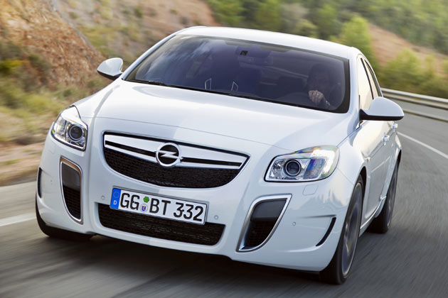 Gestatten, Opel Insignia OPC. Die Hochleistungsvariante feiert Premiere im Mai auf der Barcelona Motor Show