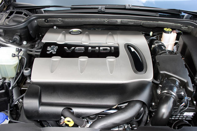 Der V6-Diesel mit 240 PS ist mit 7,2 Litern Normverbrauch viel sparsamer als das bisherige Triebwerk, schafft aber keine Bestmarke