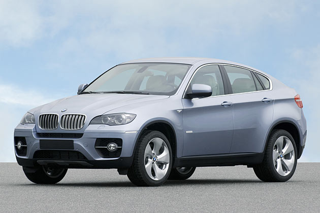 Gestatten, BMW X6 ActiveHybrid. Das erste Hybrid-Auto mit Verbrennungs- und Elektromotor von BMW steht auf der IAA