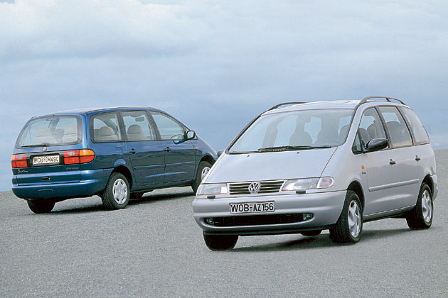 Ursprnglich erschien der Sharan im Jahr 1995 zusammen mit dem damaligen Schwestermodell Ford Galaxy