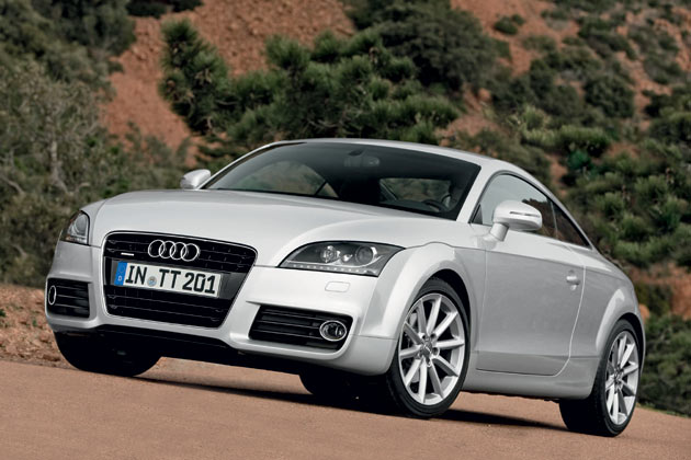 Vier Jahre nach der Vorstellung hat Audi die »Stilikone« TT überarbeitet. Die optischen Retuschen fallen aber höchst zurückhaltend aus, was Werterhalt und Image befördert