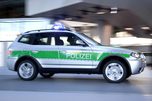 BMW hat in München den Prototypen eines Polizeifahrzeugs auf Basis des X3 präsentiert, der sich bereits im Testeinsatz befindet