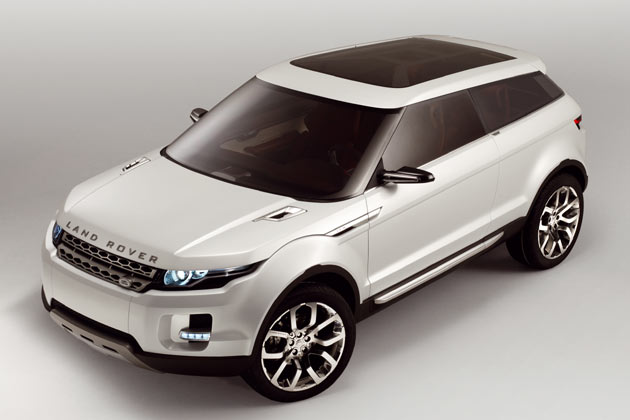 Das Serienmodell entspricht von kleinen Details abgesehen überraschend genau der 2008er-Studie LRX, die noch als Land Rover auftrat