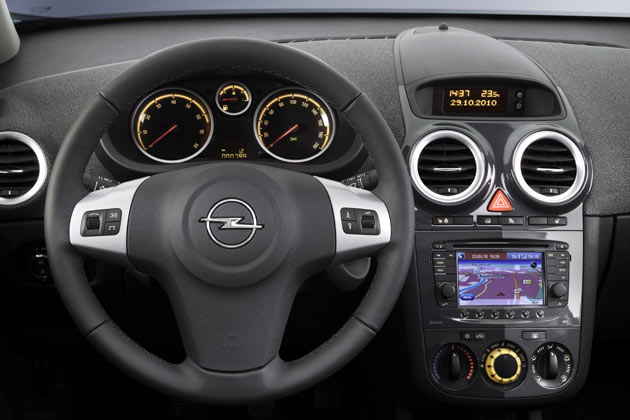 Instrumente und Displays htte Opel verschnern knnen, hat es aber nicht getan. Das neue Touchscreen-Navi ist aber wesentlich besser und etwas billiger als das bisherige System