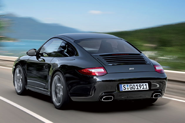 Der Porsche 911 ist eines der wenigen Autos, bei denen der Modellschriftzug extra kostet. Hier ist er ausnahmsweise serienmäßig