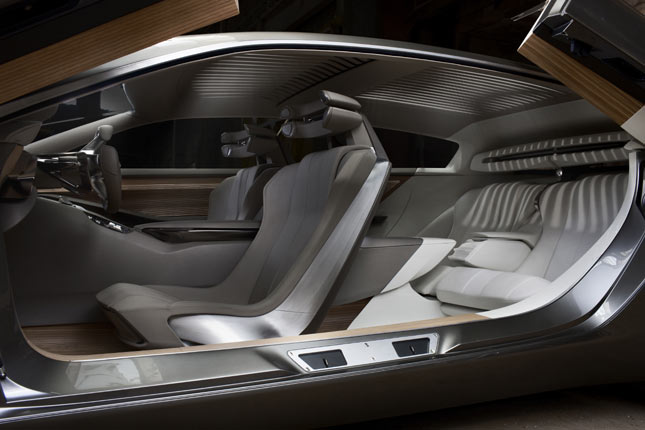 Edel, gerumig und ein bisschen futuristisch: Blick in den HX1-Innenraum