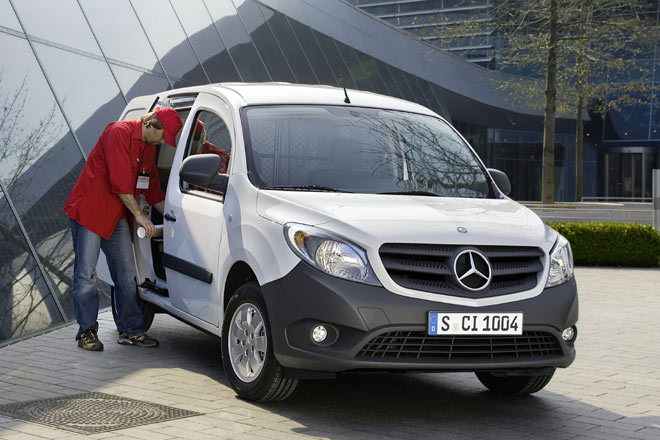 Der Stadtlieferwagen Mercedes Citan wird im Herbst 2012 auf den Markt kommen