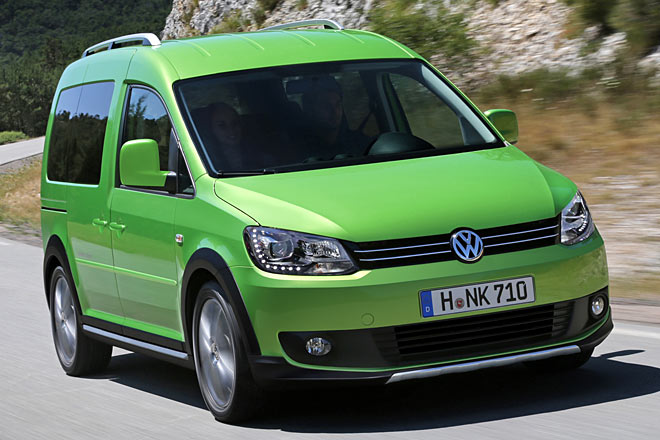 Erstmals liefert VW optional Xenon-Scheinwerfer mit LED-Tagfahrlicht fr den Caddy
