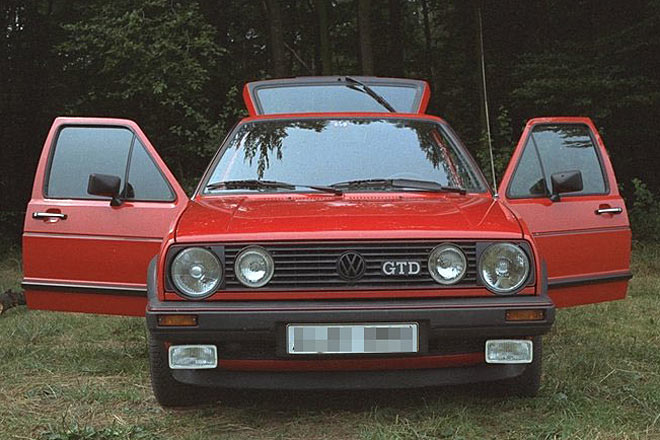 Der erste Golf GTD erschien auf Basis des Golf I im Jahr 1982, das Bild zeigt einen Golf II GTD von 1985. Damals gab es 70 PS aus 1,6 Litern Hubraum