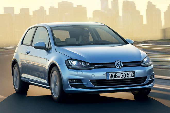VW zeigt auf dem Genfer Salon die Serienversion des neuen Golf BlueMotion, der jetzt offiziell Golf TDI BlueMotion heißt