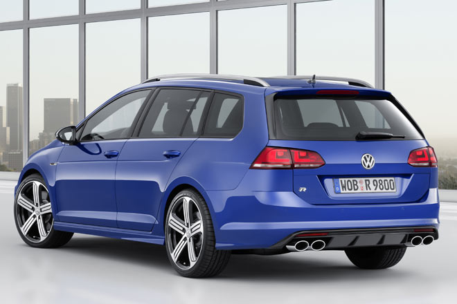 Volkswagen bringt den stärksten Serien-Golf jetzt erstmals auch als Kombi. Selbst der R-Variant muss auf LED-Rückleuchten verzichten, die heute manche Kleinstwagen haben