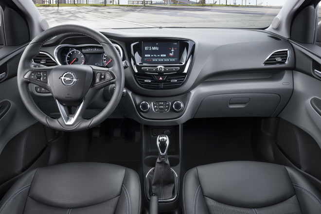 Einfach, aber funktional: Blick ins Karl-Interieur. Auf Wunsch liefert Opel sogar das Intellilink-System mit groem Touchscreen