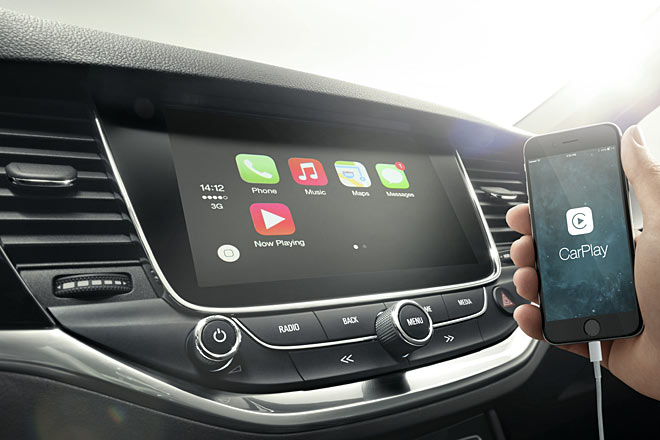 Schner, groer Touchscreen, der auch Apple Carplay und Android Auto beherrscht, wobei insoweit die Kabelbindung nach wie vor strt