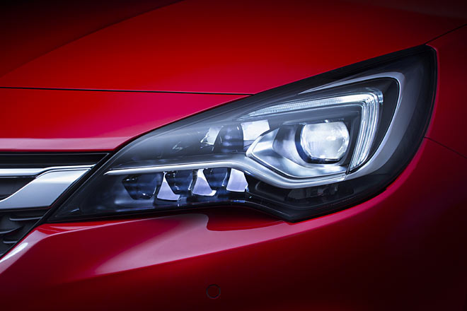 Statt Xenon-Technik verbaut Opel jetzt optional Voll-LED-Licht mit adaptivem Matrix-Fernlicht und ist damit den wichtigsten Wettbewerbern einen Schritt voraus