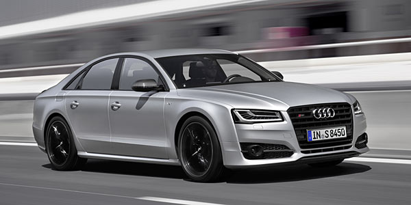 Audi S8 plus: Plus Power, plus Speed, plus Image