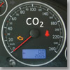 Noch eine Zukunftsvision: CO2-Anzeige im Cockpit [Bild: Volkswagen AG/Autokiste (Montage)]